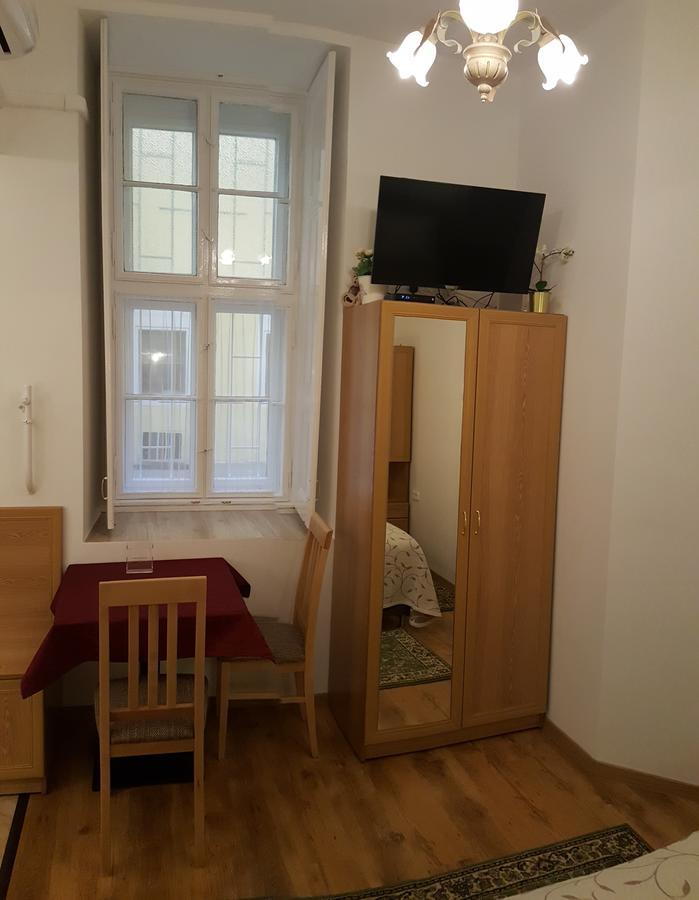 Authentic Akacfa Apartment Budapest Eksteriør bilde