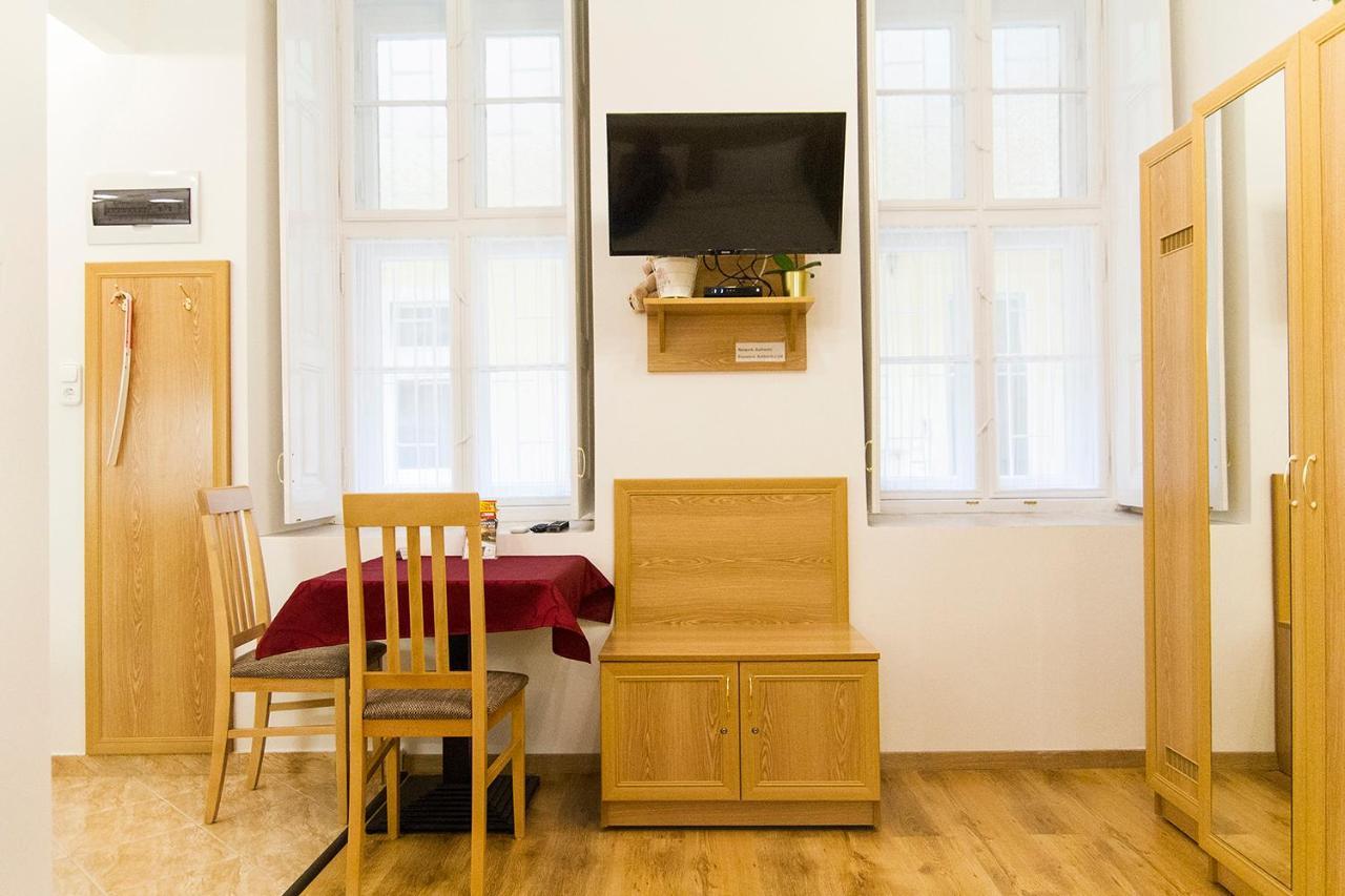 Authentic Akacfa Apartment Budapest Eksteriør bilde
