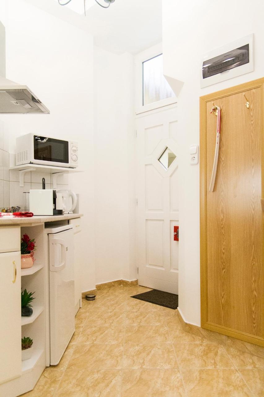Authentic Akacfa Apartment Budapest Eksteriør bilde